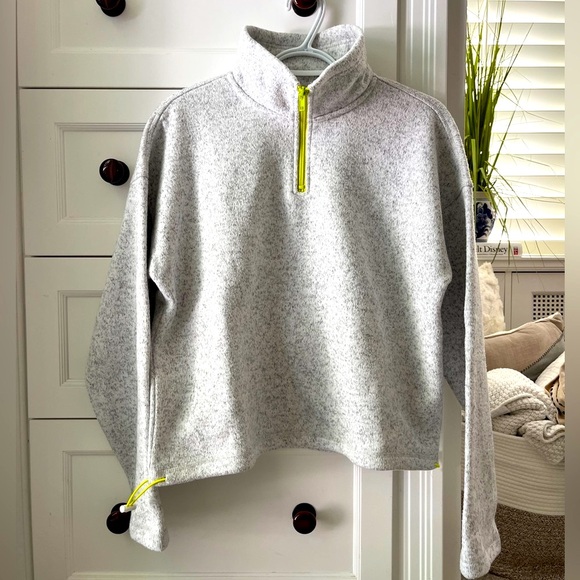 Thread & Supply Quarter-Zip ๐๐ค - Picture 1 of 11